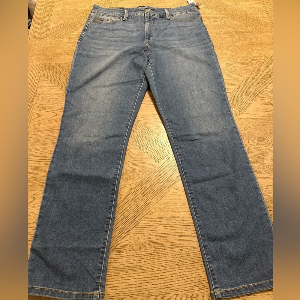 Bandolino Women's Amy Stretch Denim Straight Leg Jeans Size 12